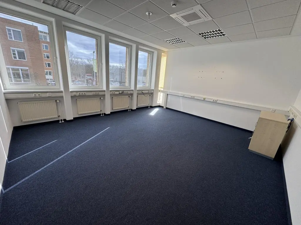 Büro 8