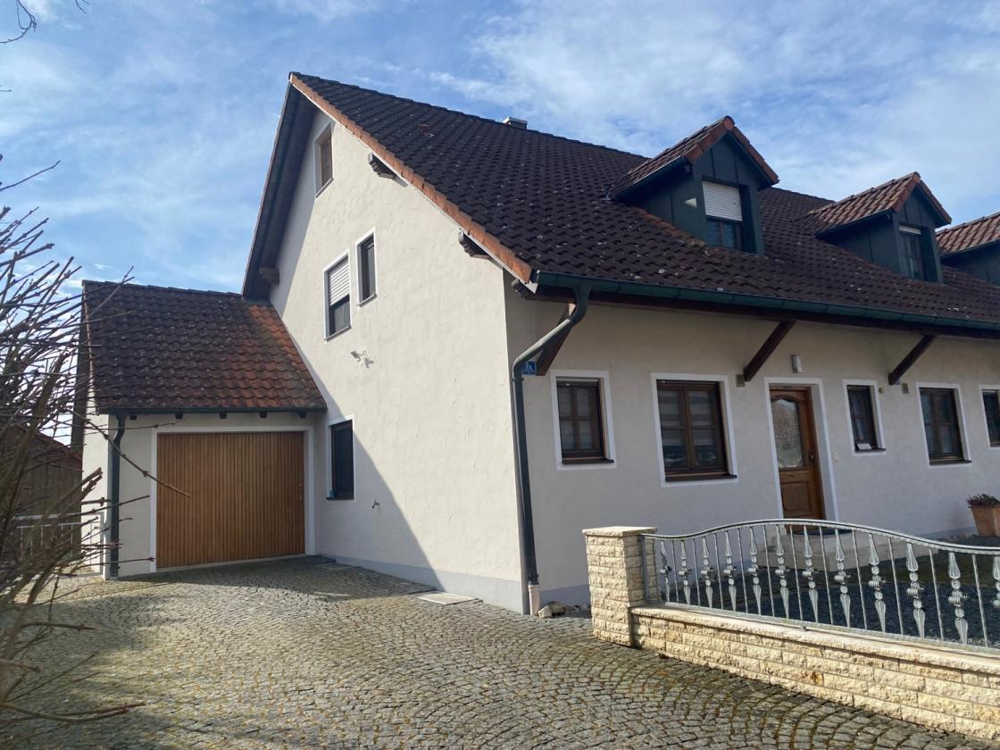 Miete - Attraktive Doppelhaushälfte mit Garten und Garage in absolut ruhiger und sonniger Wohnlage - Foto 5