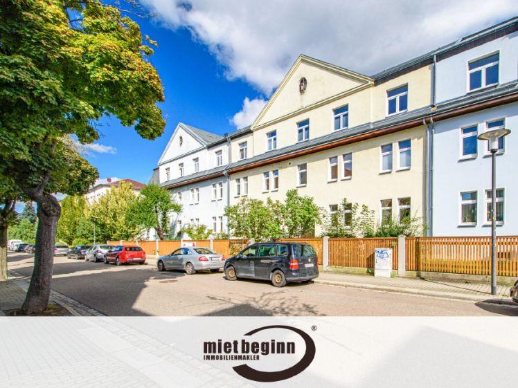 NEU SANIERT – WANNENBAD MIT FENSTER & HANDTUCHHEIZKÖRPER – TÜREN – BODENBELAG – FLIESENBODEN KÜCHE - Foto 1