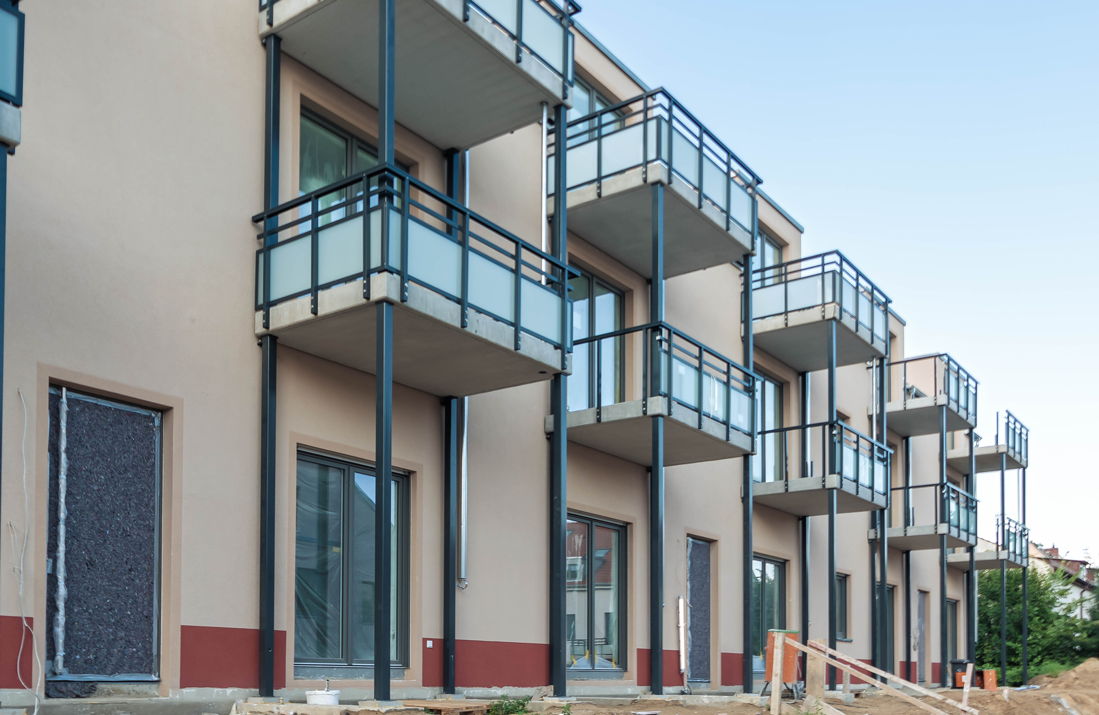 Vorstellbalkon Alles über Kosten & Aufbau eines selbsttragenden Balkons