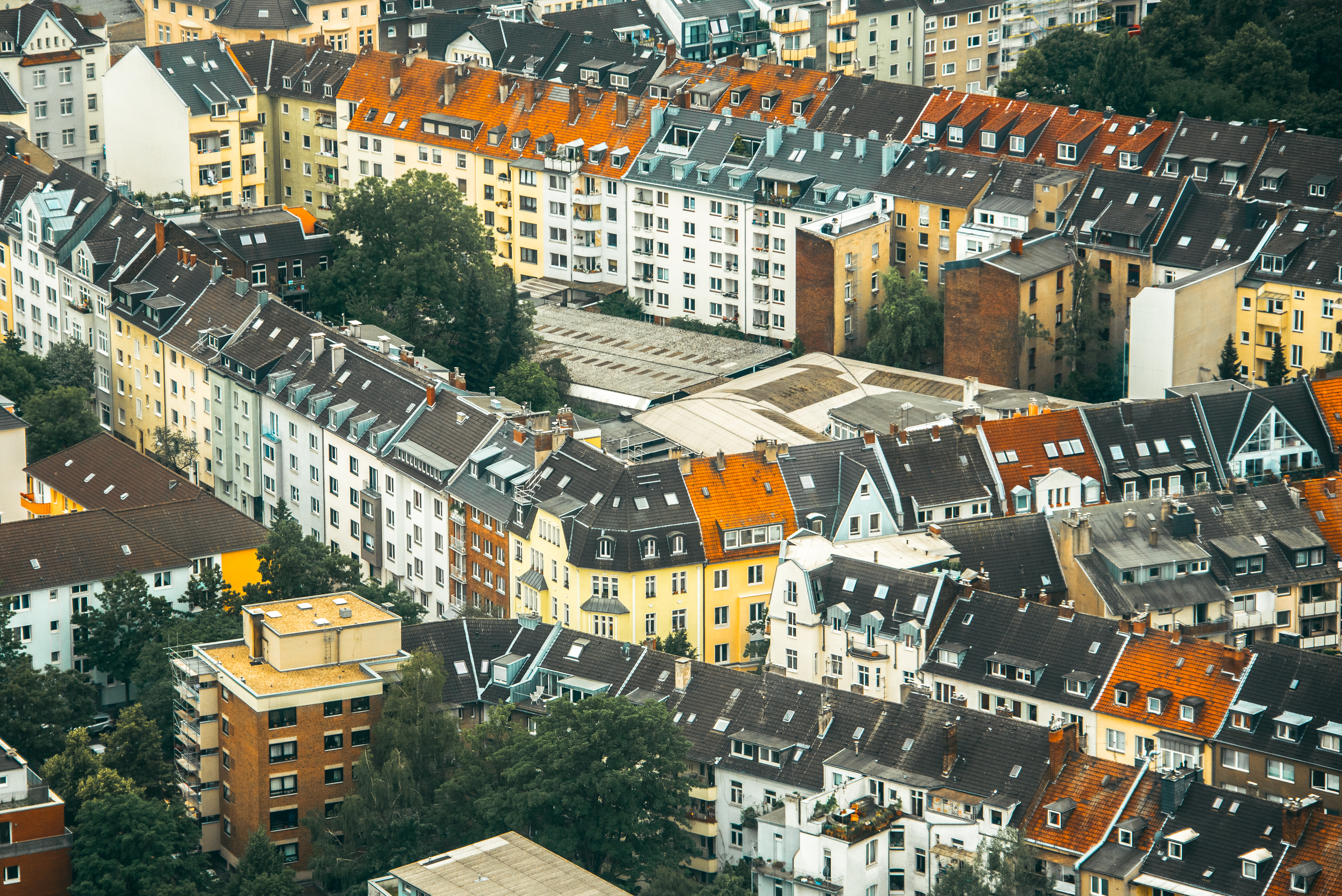 Blick auf Wohnviertel in deutscher Großstadt