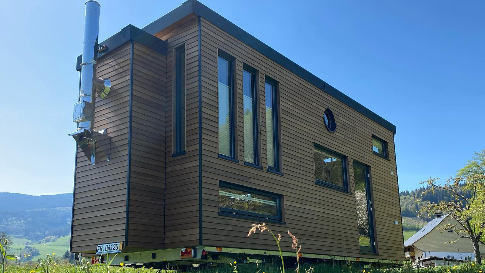 Tiny House auf Wiese