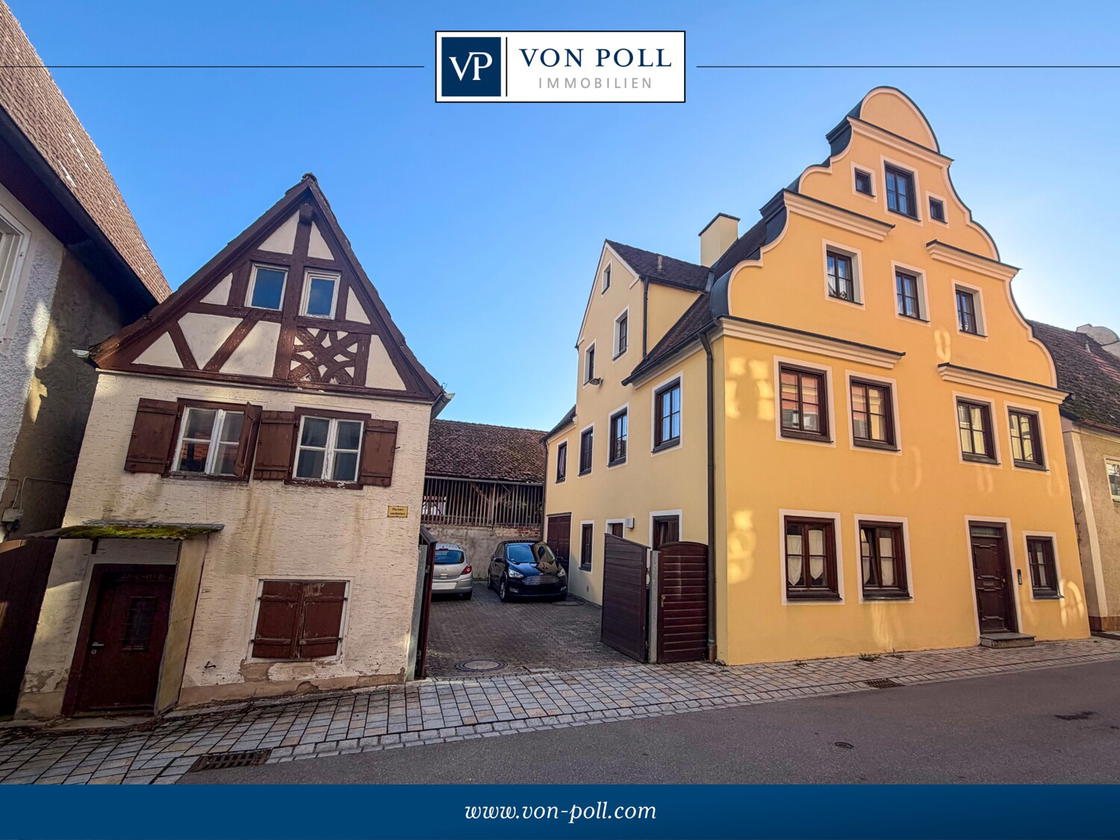Mehrfamilienhaus mit Nebengebäude