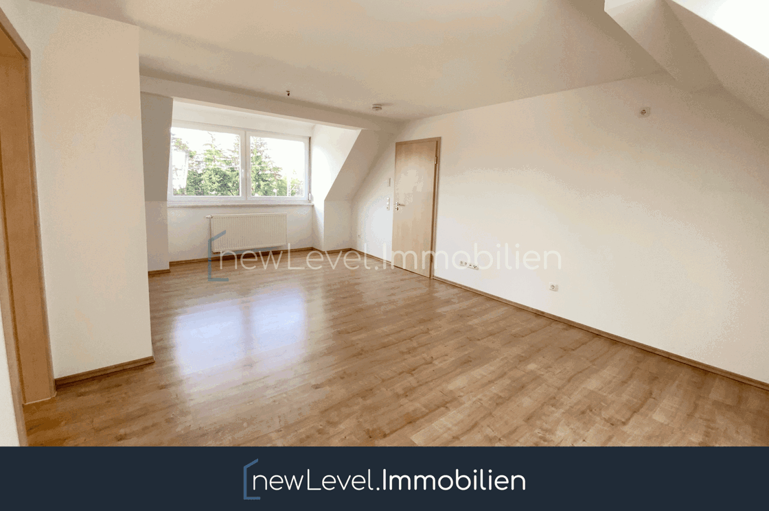 2-Zi.-DG-Wohnung saniert !