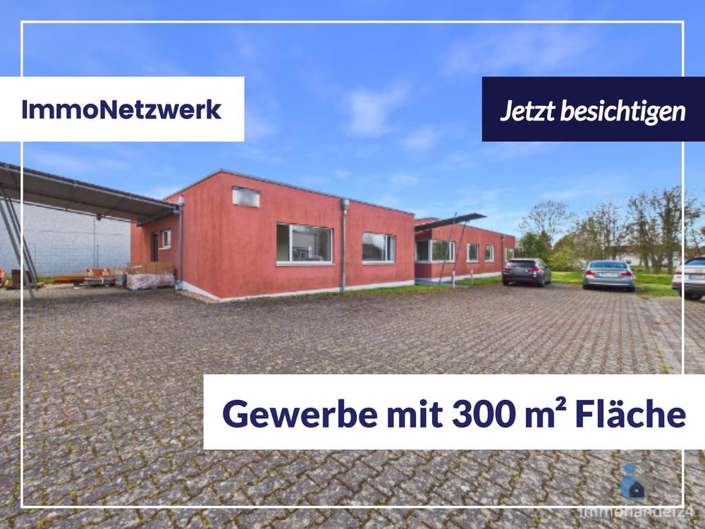 Front mit Parkplätzen