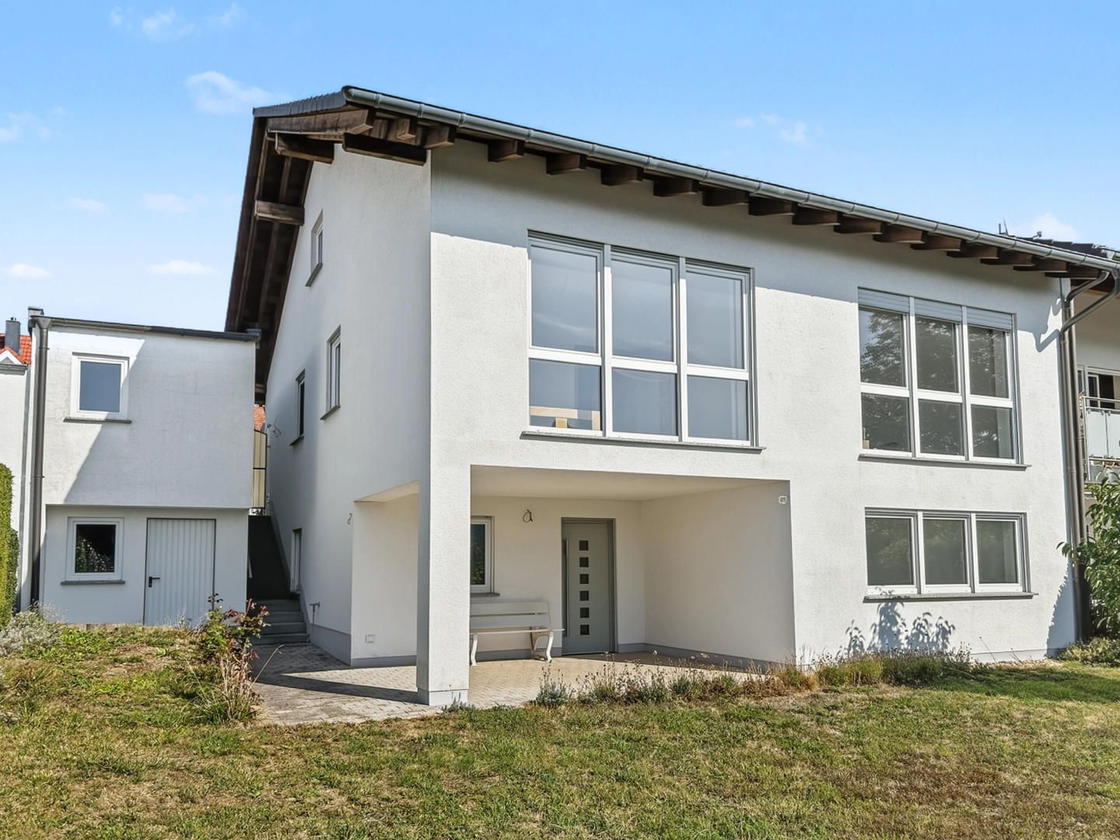 Stilvolle DHH mit Einliegerwhg