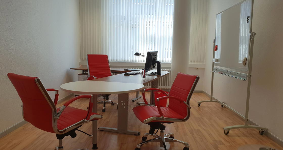 Büro 8