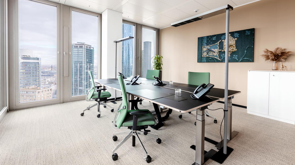 Büro 4 Arbeitsplätze
