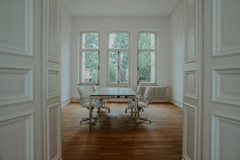 Schreibtischplätze