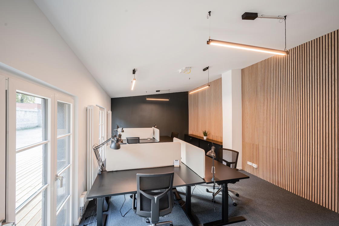 Schreibtischarbeitsplätze / Coworking