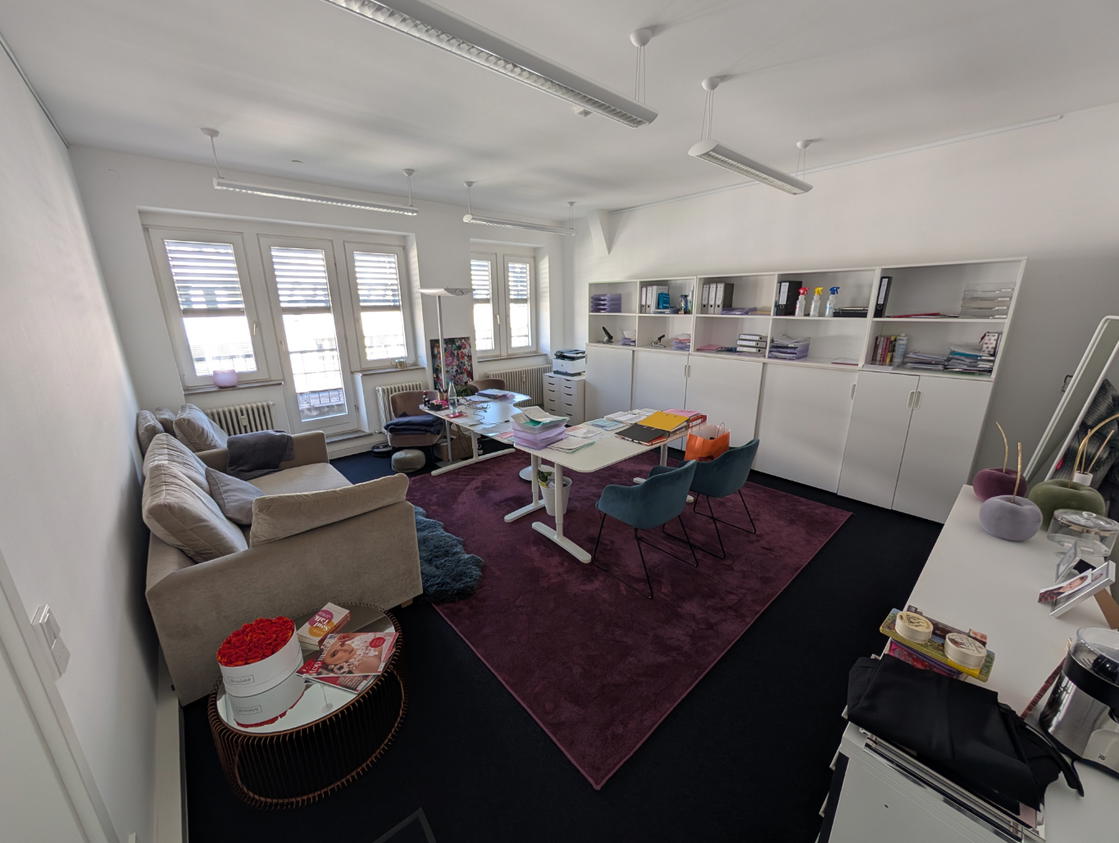 Büro (mit Einrichtung des aktuellen Mieters)