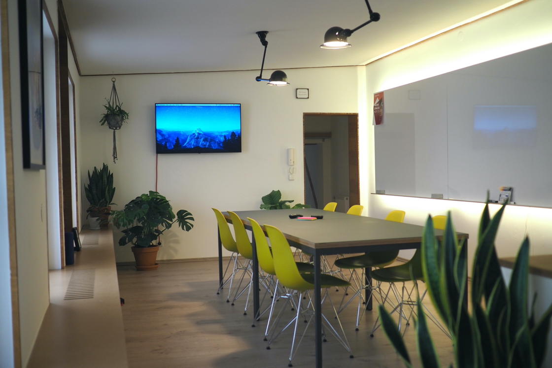 Large room meeting