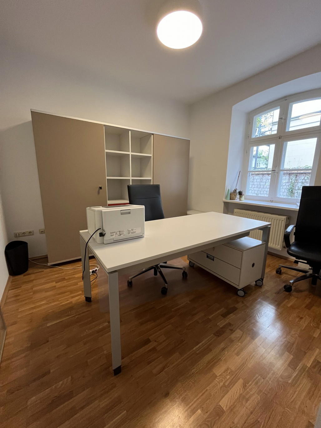 Büro mit Schiebetüren
