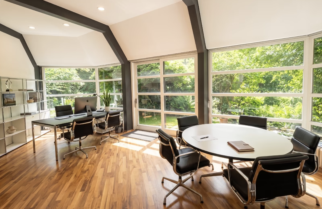 Exklusives Executive Office / Chefbüro mit eigener Terrasse