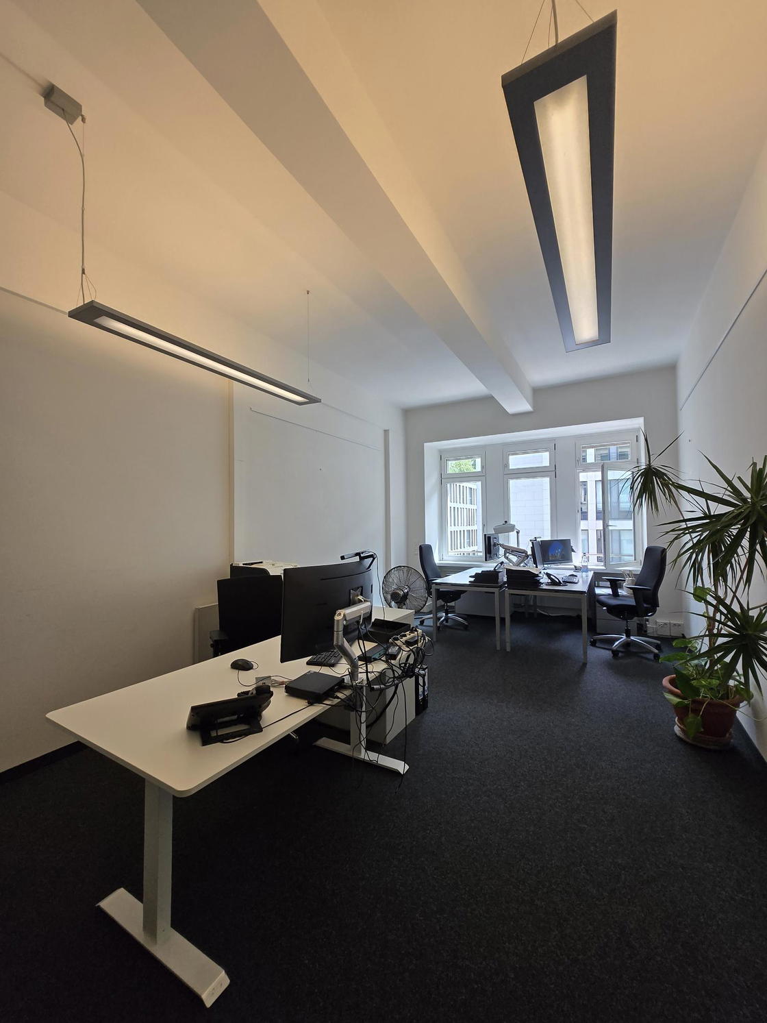 Büro max. 6 Arbeitsplätze (unmöbliert/möbliert)