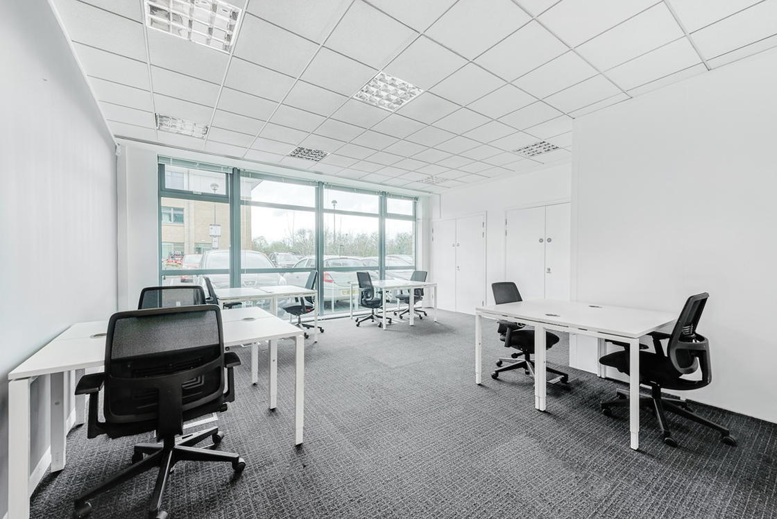 Regus Quatro House 216 Frimley UK Large Office 1.jpg