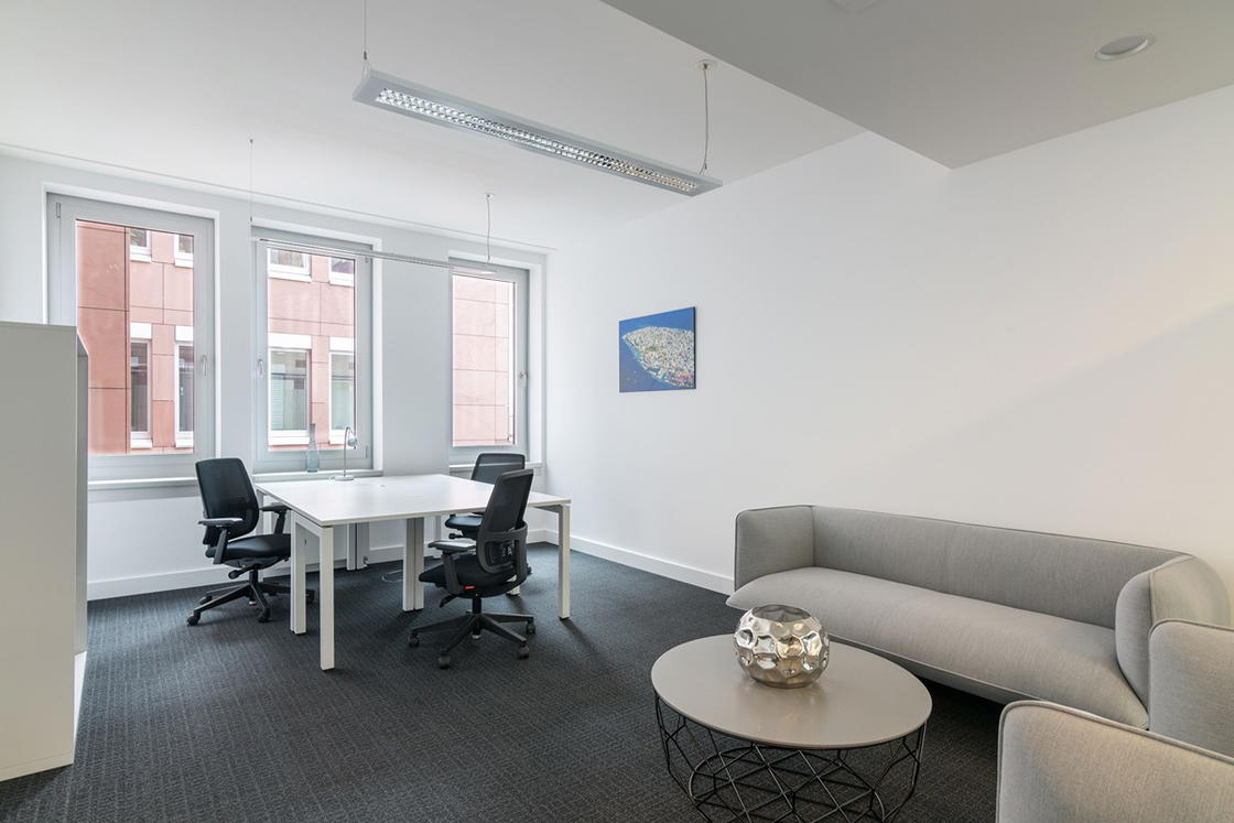 Regus_Darmstaedter Landstrasse_5154_Frankfurt_Germany_Large Office.jpg