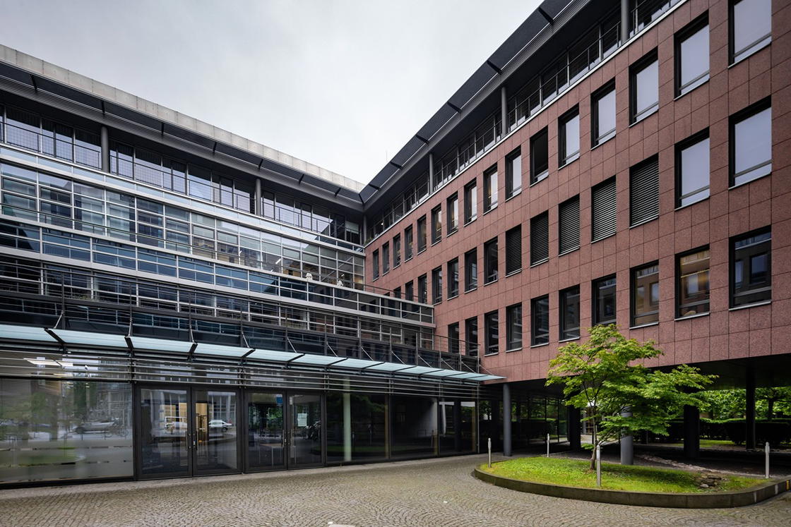 Regus_Laim_827_Munich_Germany_Exterior.jpg