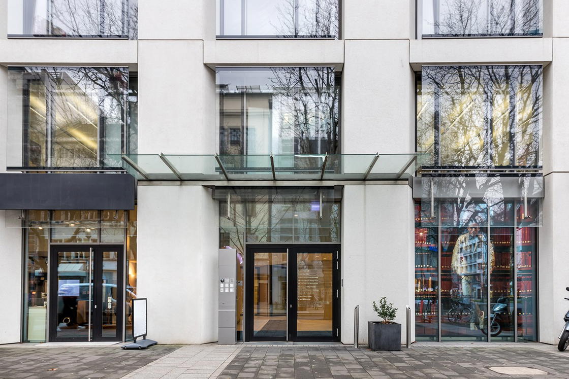 Regus_SIGNATURE Koenigsallee_ Düsseldorf_ Germany_Exterior.jpg