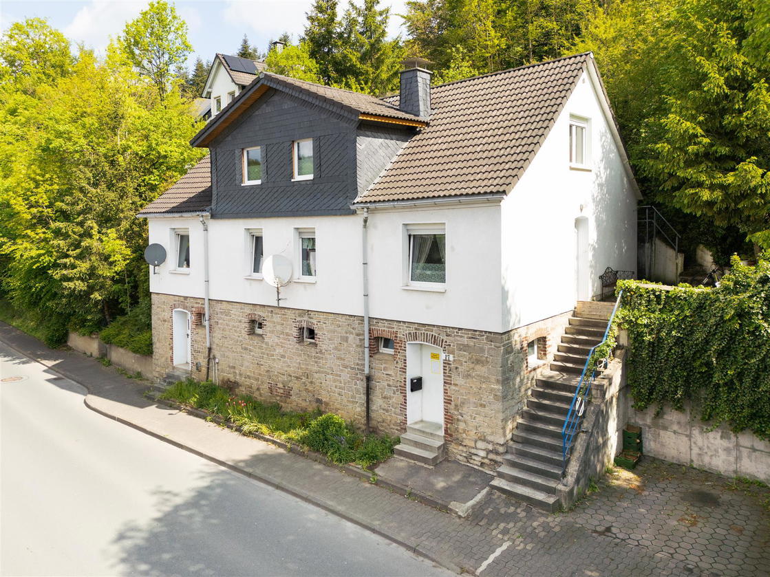 Einfamilienhaus mit Einliegerwohnung