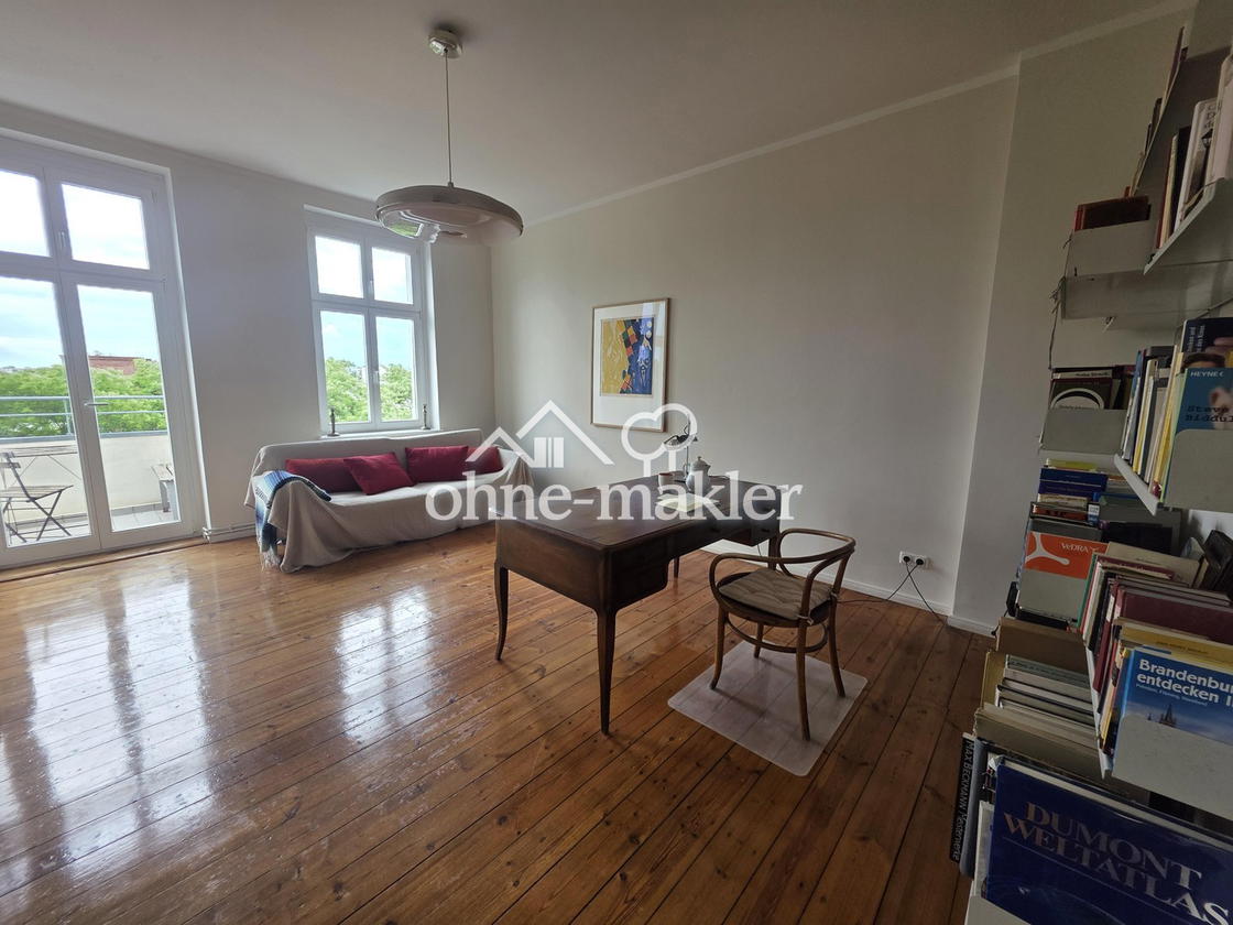 Wohnzimmer-Couch mit Ăśberwurf