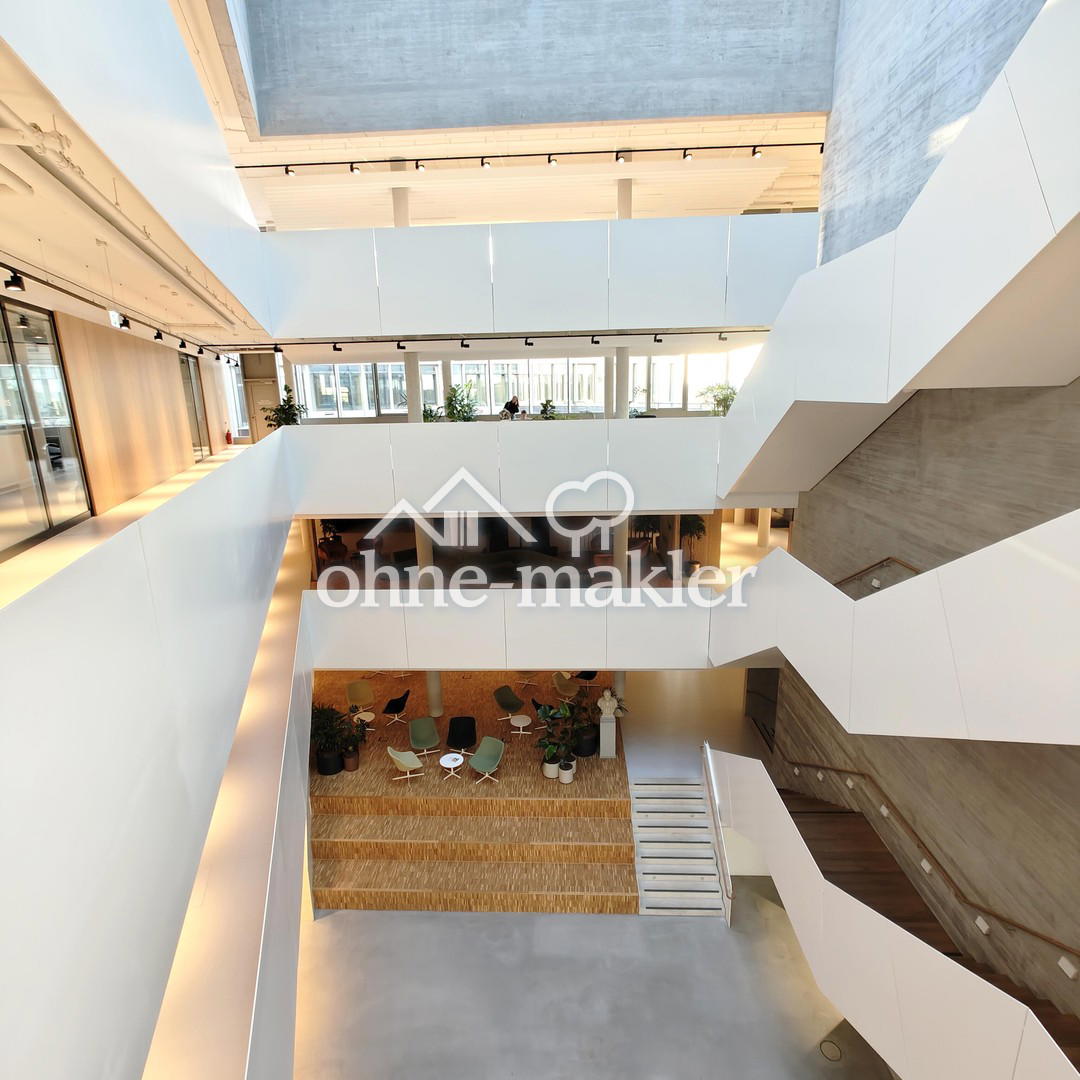 Atrium und Freitreppe