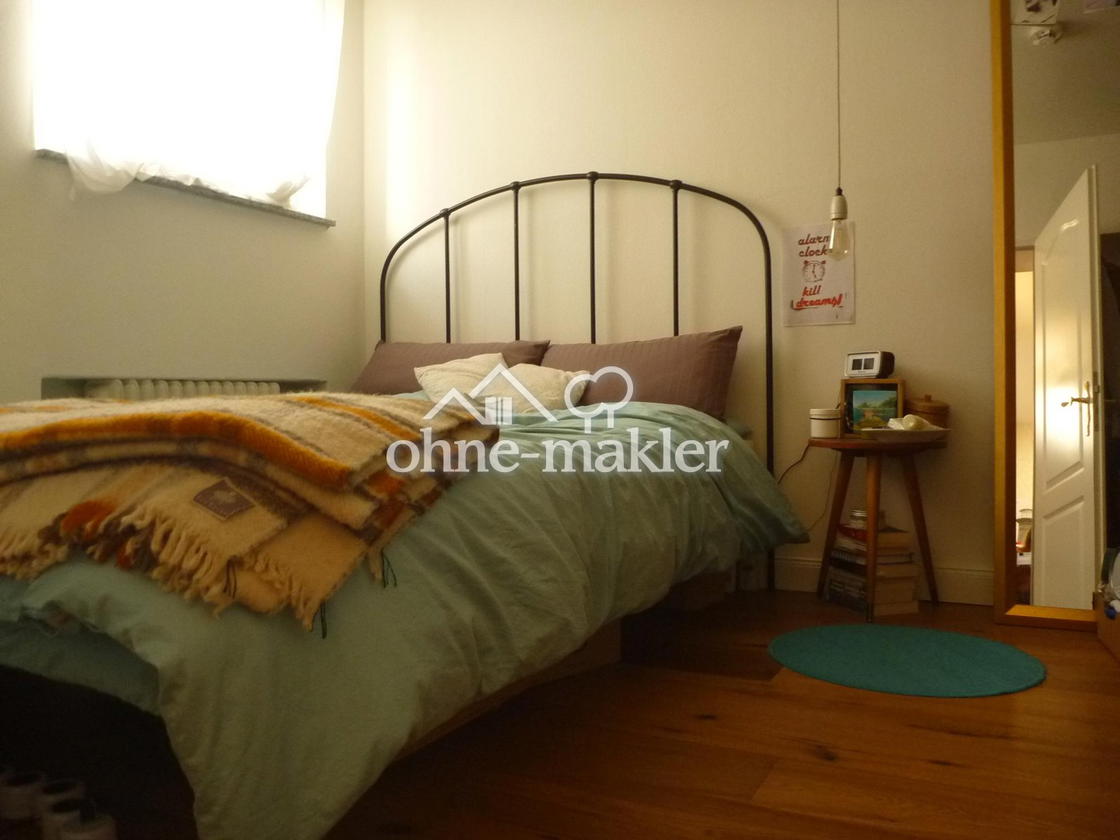 Schlafzimmer 1