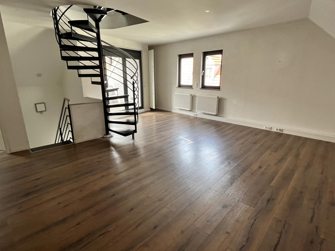 Wohn- Esszimmer Hauptwohnung