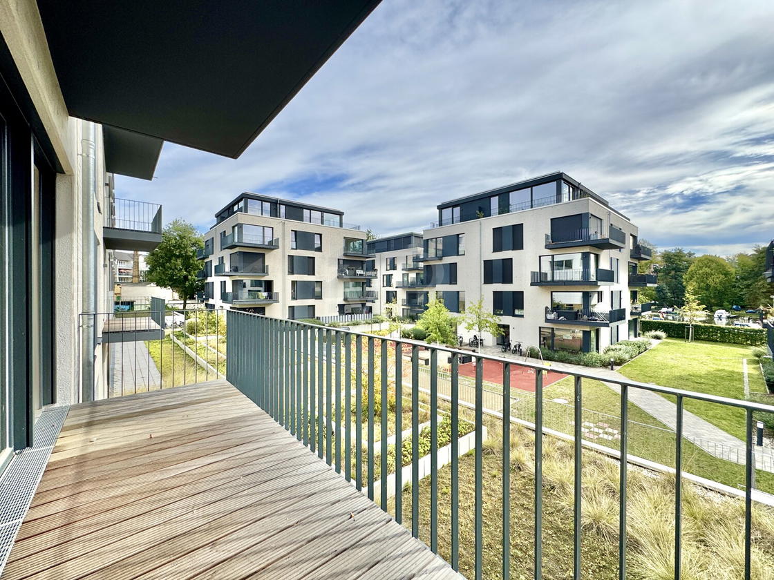 Balkon mit Wasserblick