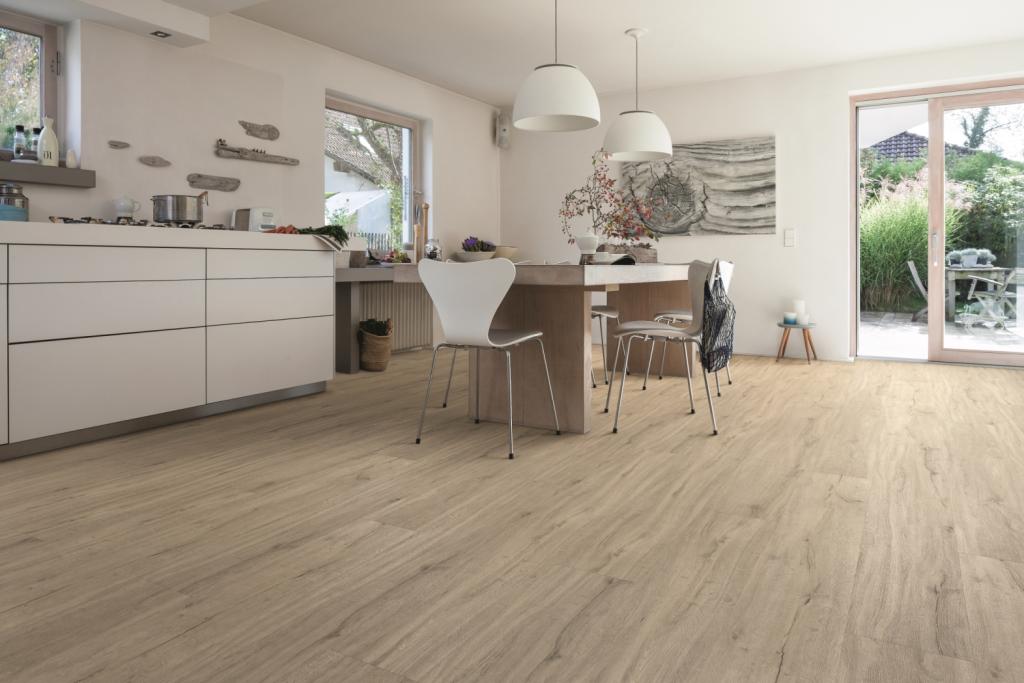 Vinyl und LVT: Der Aufsteiger des Jahrzehnts — Küchenboden 2026