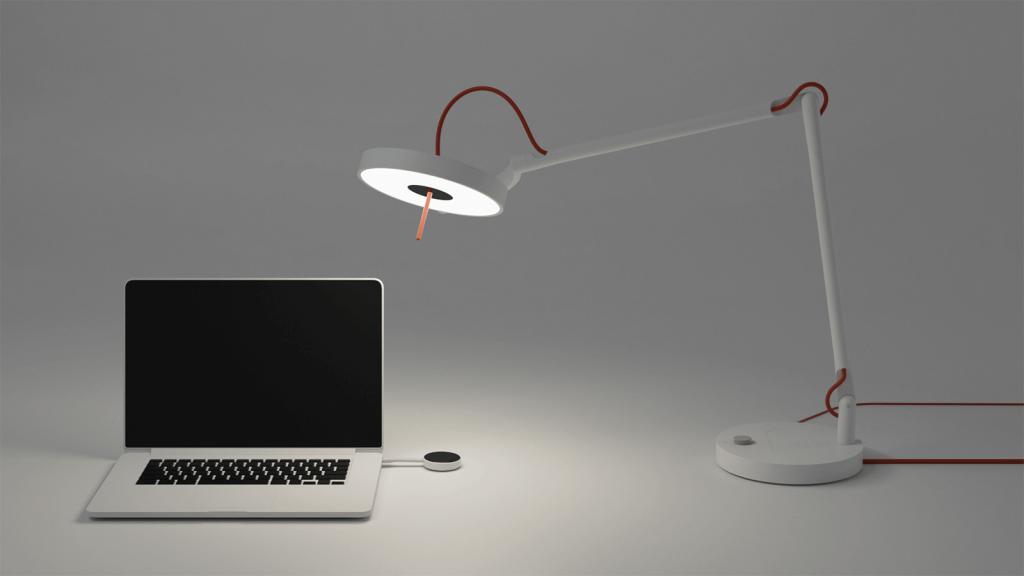 LiFi Lampe neben Laptop