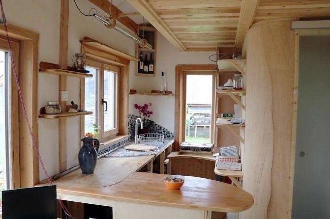 Tiny HouseBewohner Klemens Jakob und sein autarkes Minihaus