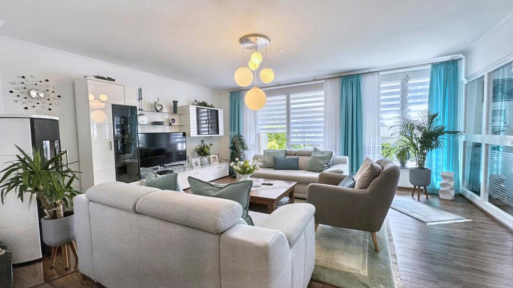 Wohnzimmer Ansicht zur Südseite 