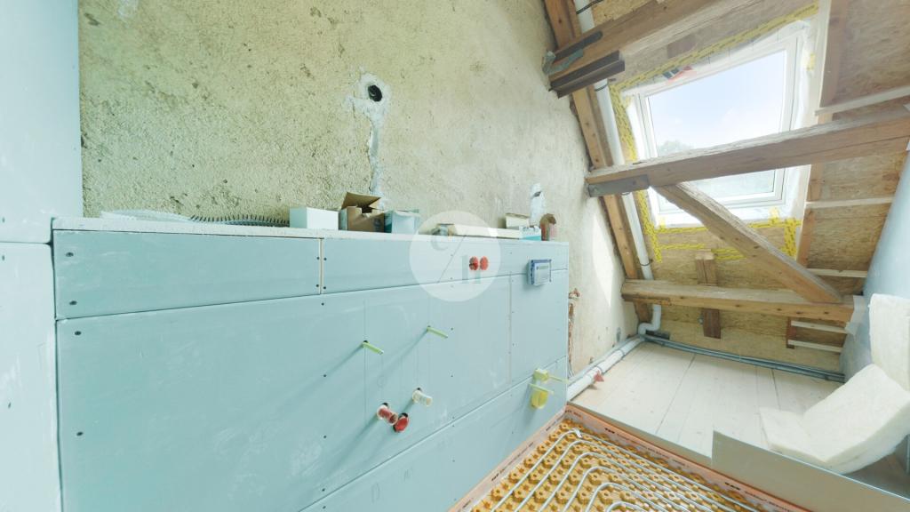 Highlight im Denkmal | Exklusive 4 Zi. DG-Wohnung mit Loggia & offenem Giebel zur Miete - Photo 1