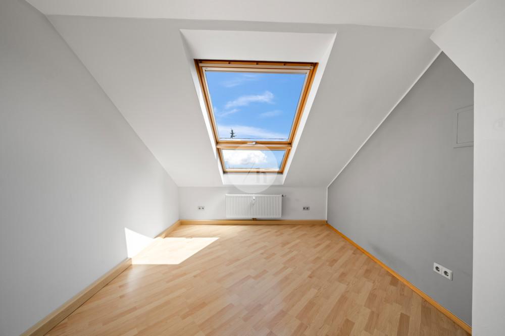Schlafzimmer 1 DG