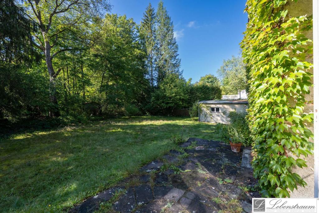 Terrasse Blick Grundstueck SüdWest