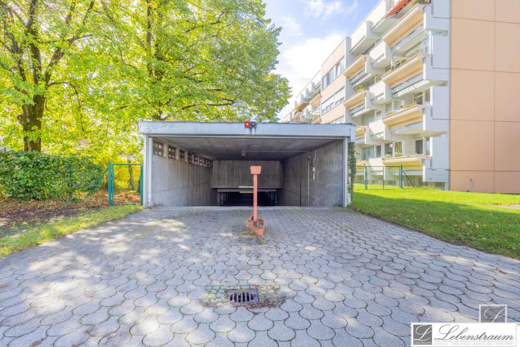 Einfahrt-Tiefgarage