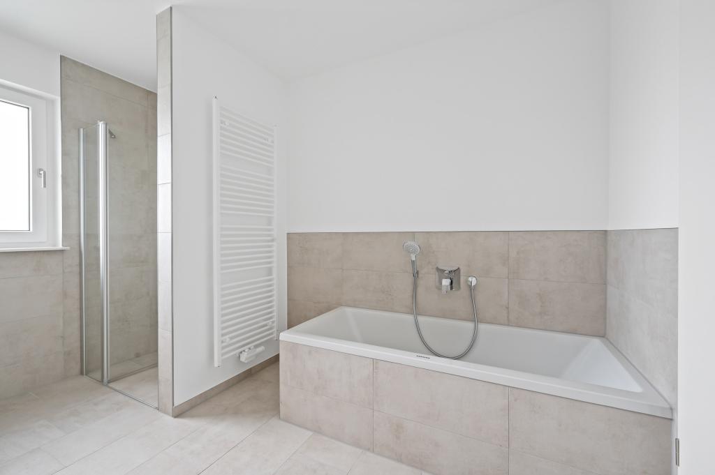 Wohnung 1.2 und 2.2 Bad