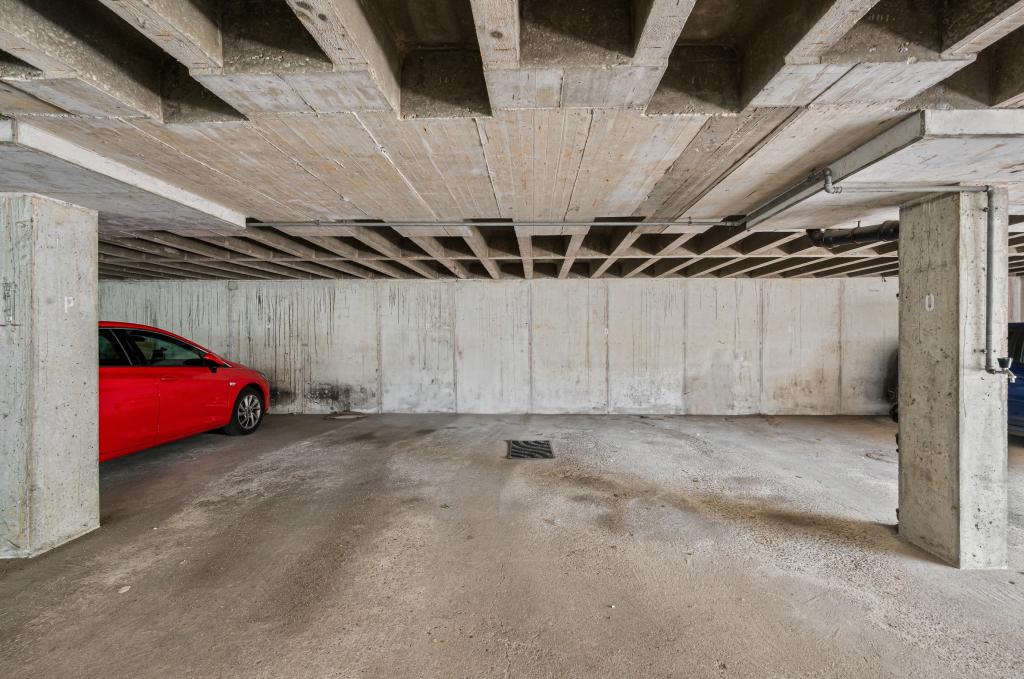 Tiefgaragenstellplatz