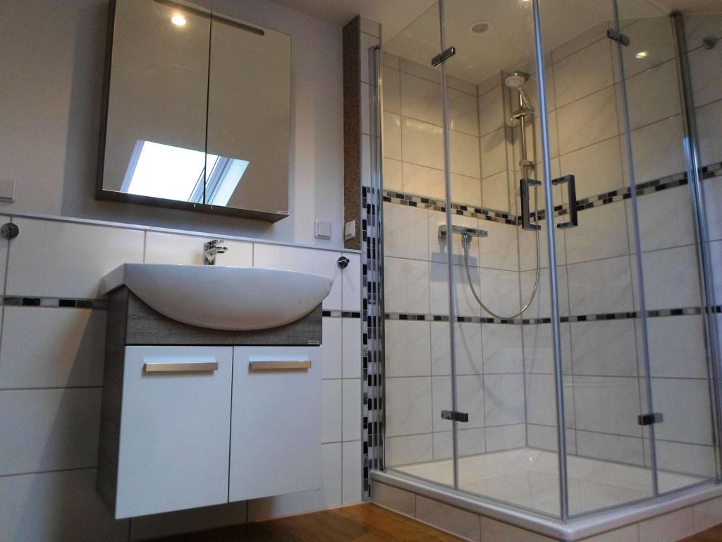 Badezimmer Dusche (DG)