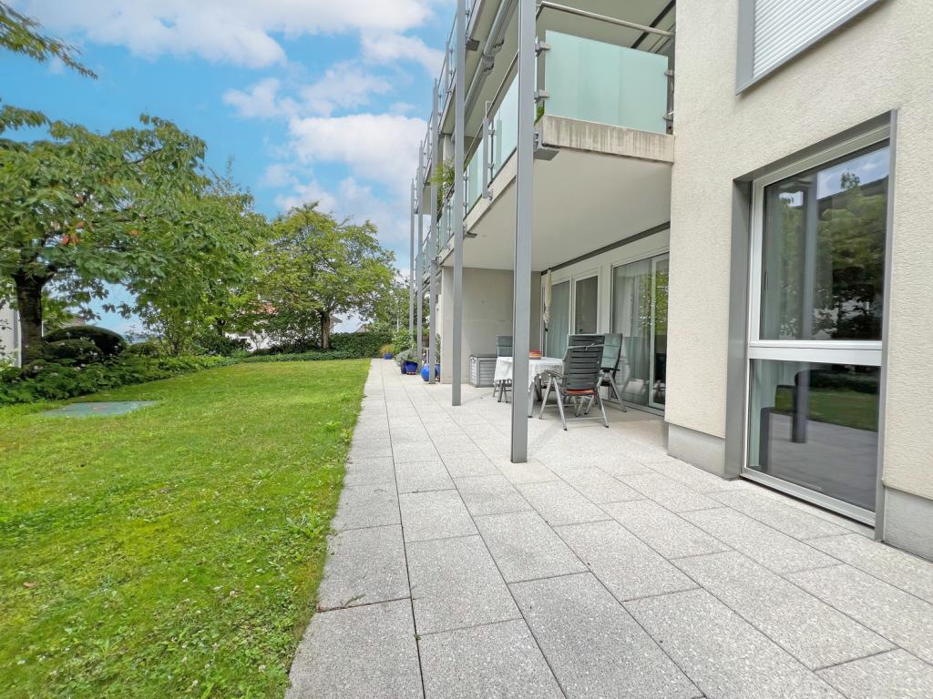 Terrasse mit Zugang zum Garten