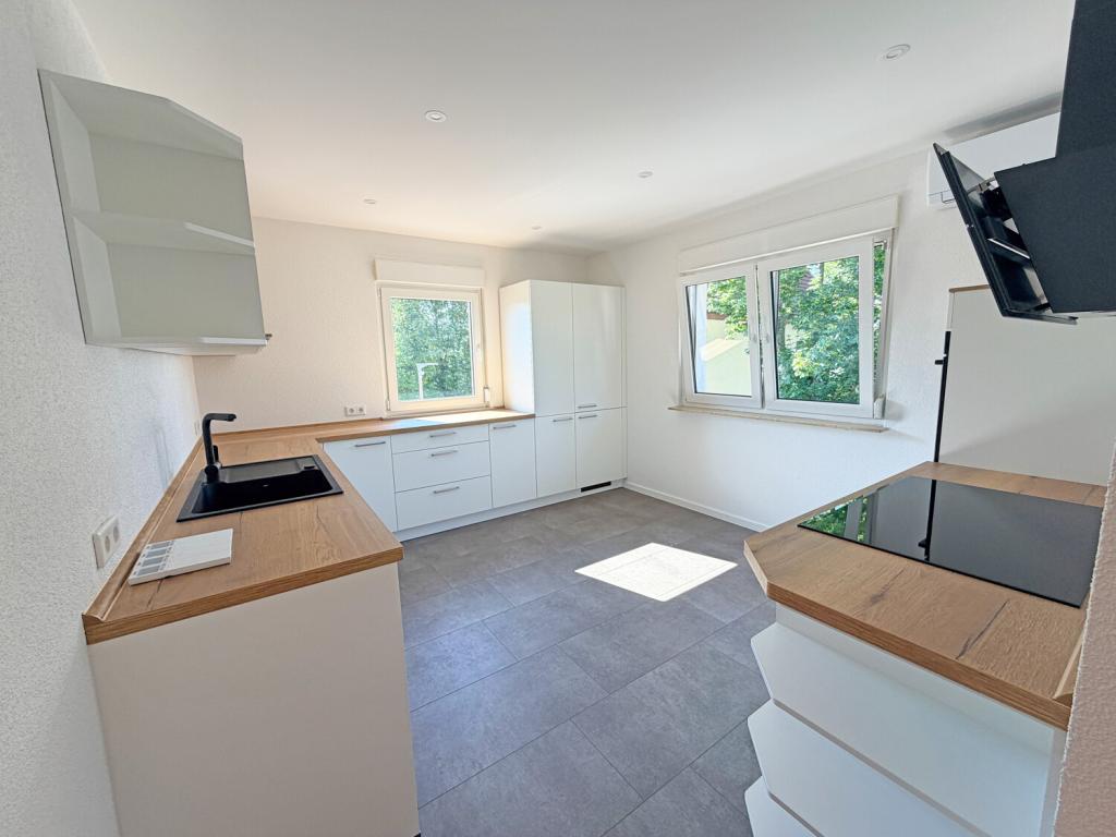 Erstbezug nach Kernsanierung – Stilvolle 3-Zimmer-Wohnung mit Balkon und Stellplatz - Photo 5