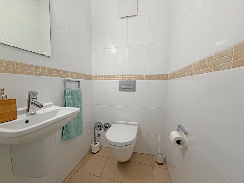 Lichtdurchflutete 3-Zimmer-Wohnung mit zwei Balkonen und Blick über die Rheinebene - Foto 3