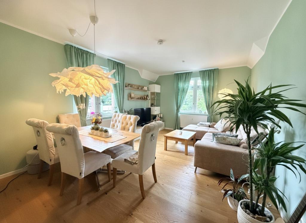 Charmante Dachgeschosswohnung in historischer Stadtvilla mit Balkon – ab sofort bezugsfrei - Foto 2