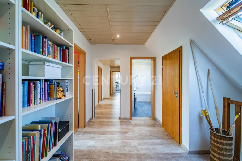 großzügiger Flur im Obergeschoss