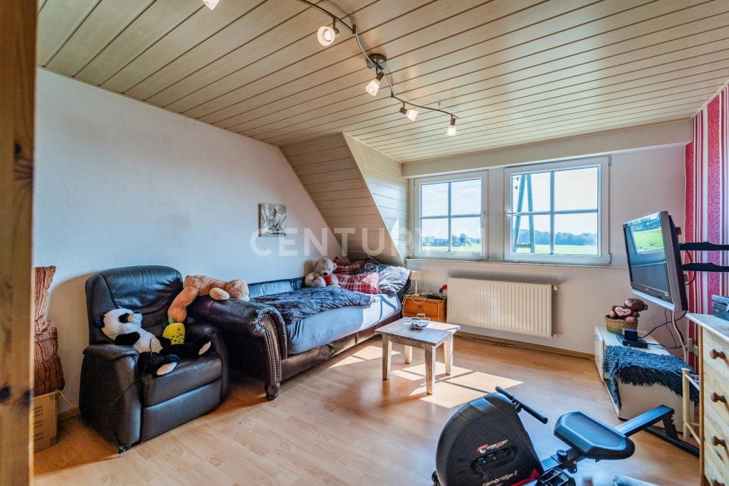 Schlaf-/ oder Kinderzimmer OG