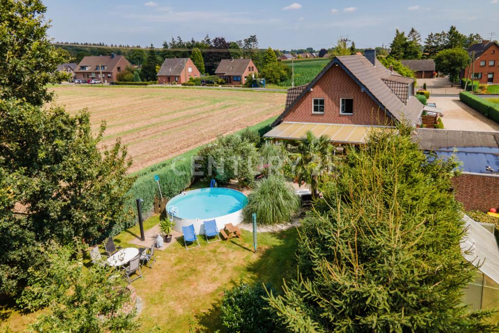 Vogelperspektive auf den Pool
