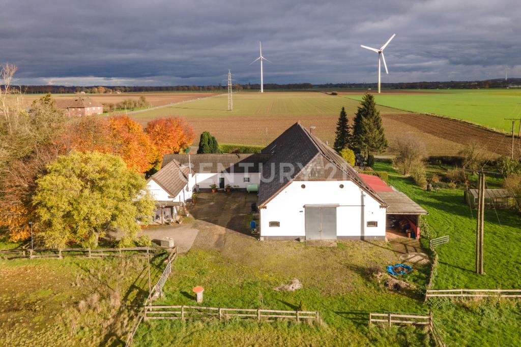 Luftaufnahme Rückansicht/Innenhof der Immobilie