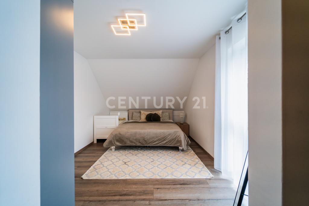 Elternschlafzimmer & Ankleideraum