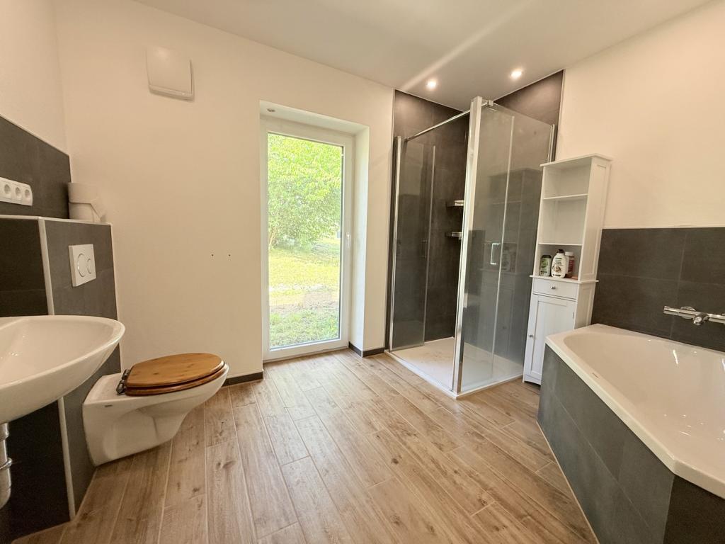 helles Badezimmer